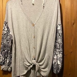 New without tags Emerald brand tie front